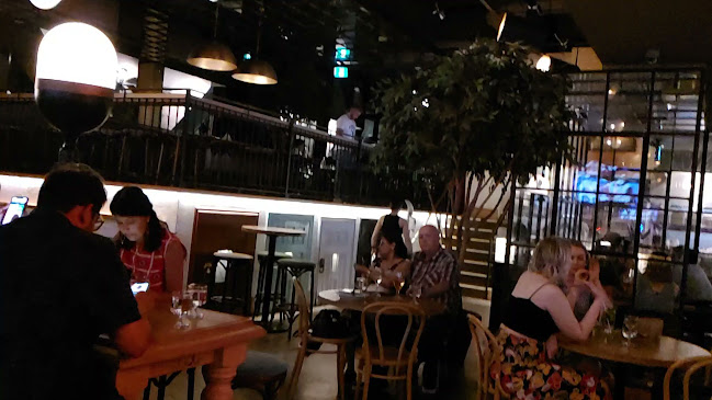 Opinii despre Walrus Pub & Beer Hall în Toronto - Hospitality and gastronomy