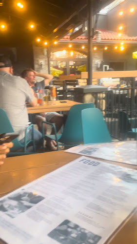 Opinii despre LOCAL Public Eatery Medicine Hat în Medicine Hat - Hospitality and gastronomy