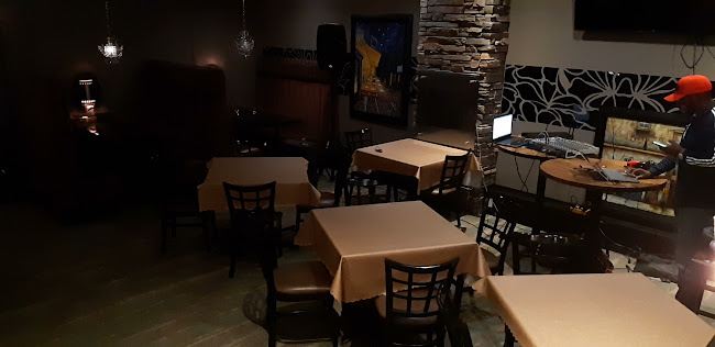 Opinii despre The Roof Top Bar And Grill în Regina - Hospitality and gastronomy