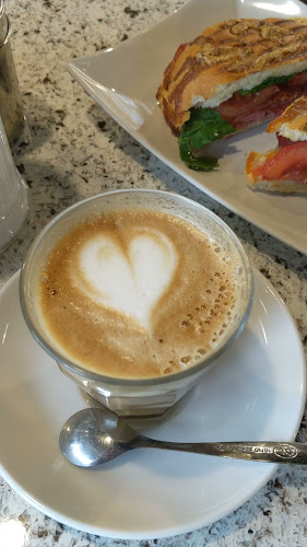 Opinii despre Halo Espresso Bar în Mississauga - Hospitality and gastronomy