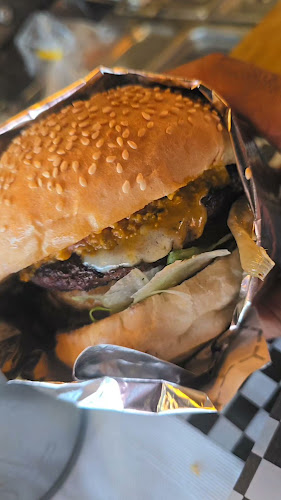 Opinii despre Woody Wood Burger în Richmond Hill - Hospitality and gastronomy