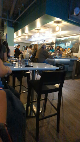 Fanny Bay Oyster Bar & Shellfish Market - Hospitality and gastronomy