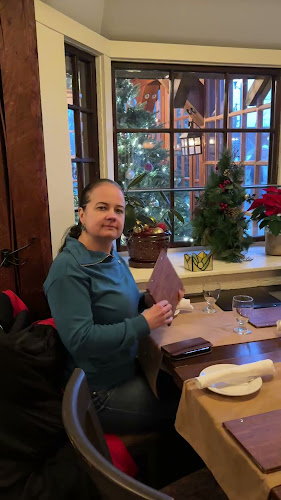 Opinii despre Locals Restaurant în Courtenay - Hospitality and gastronomy