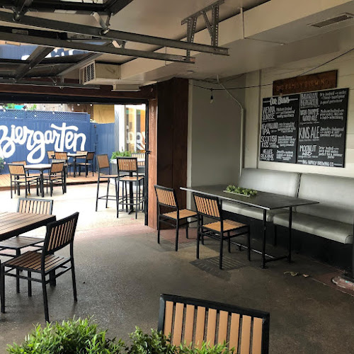 Comentarii opinii despre Big Family Brewing Company Kitchen and Biergarten