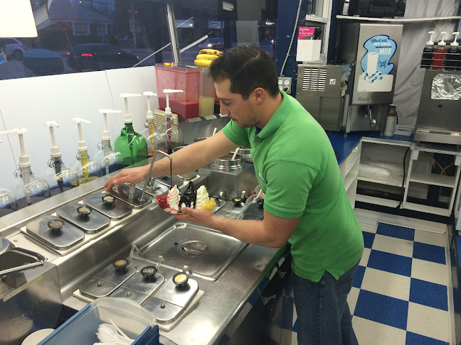 Opinii despre Tom's Dairy Freeze în Etobicoke - Hospitality and gastronomy