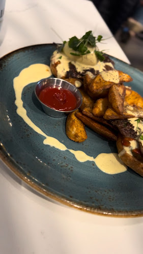 OEB Breakfast Co. - Hospitality and gastronomy