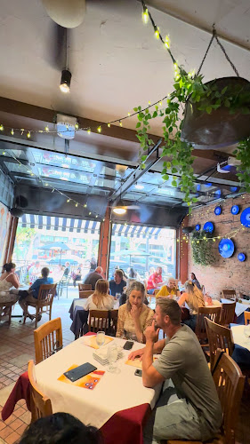 Yiannis Taverna Greek Restaurant