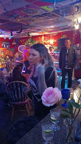 Opinii despre A Boutique Gallery Bar by Gracie Jane în St. Albert - Hospitality and gastronomy