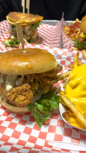 Opinii despre Gladiator Burger Oakville în Oakville - Hospitality and gastronomy