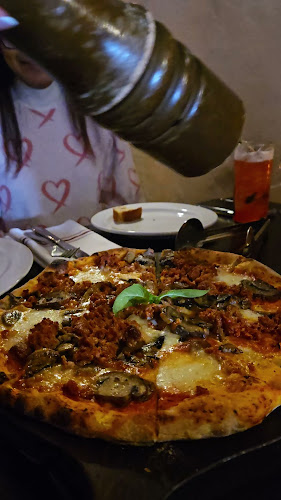 La Vecchia Restaurant Uptown - Hospitality and gastronomy