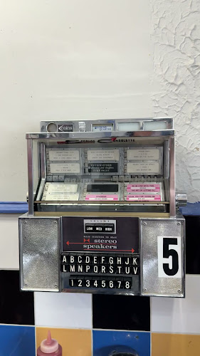 Three Coins Open Kitchen& Breakfast and Lunch - Hospitality and gastronomy