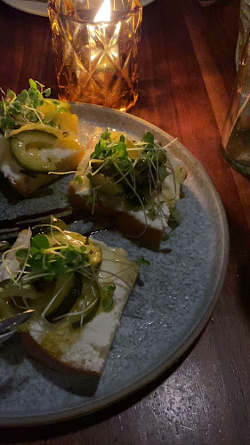 1115 Alberni St #3F, Vancouver, BC V6E 1A5