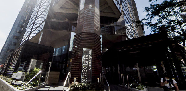 Moxies Toronto Downtown Restaurant