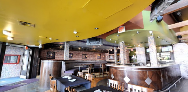 5026 Centre St, Niagara Falls, ON L2G 3N7