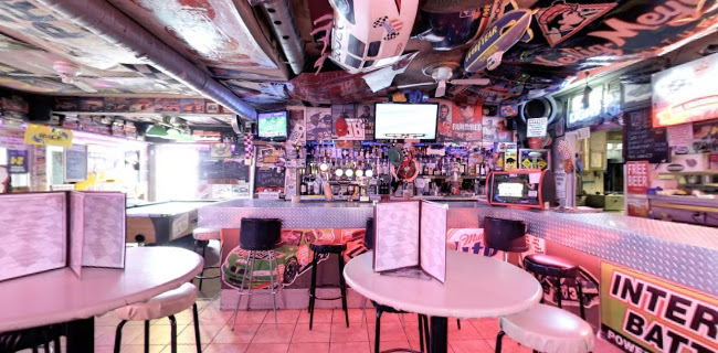 Checkered Flag Bar & Grill - Hospitality and gastronomy