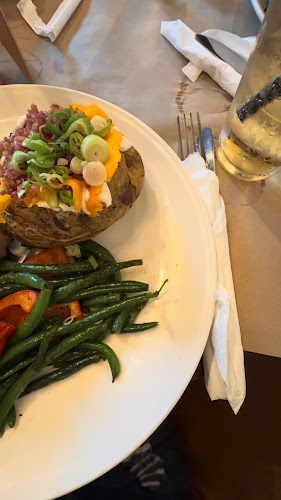 Opinii despre Jack Astor's Bar & Grill Yonge & Bloor în Toronto - Hospitality and gastronomy