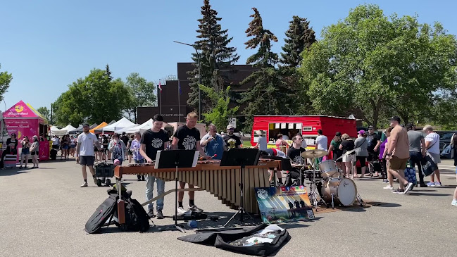 Opinii despre St. Albert Farmers' Market în St. Albert - Hospitality and gastronomy