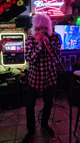 Comentarii opinii despre Checkered Flag Bar & Grill