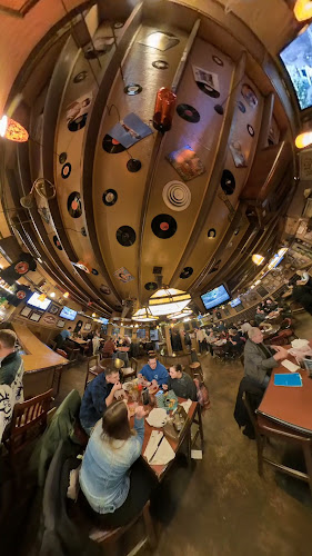 Opinii despre Regal Beagle Pub în Calgary - Hospitality and gastronomy