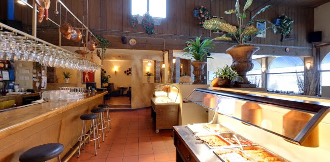 Yamas Taverna - Kelowna