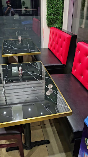 Opinii despre Maharaja Cakes Sweets and Eats l 100% pure vegetarian indian punjabi restaurant în Markham - Hospitality and gastronomy