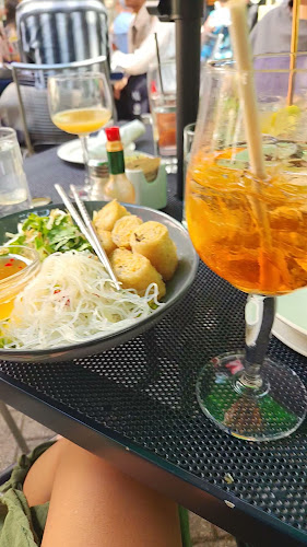 Opinii despre Chez Piggy Restaurant & Bar în Kingston - Hospitality and gastronomy