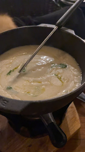 Opinii despre The Living Room Restaurant în Calgary - Hospitality and gastronomy