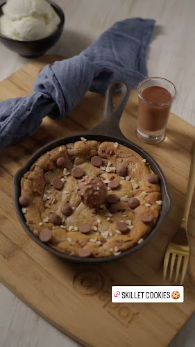 Comentarii opinii despre D Spot Dessert Cafe Calgary 17th Ave