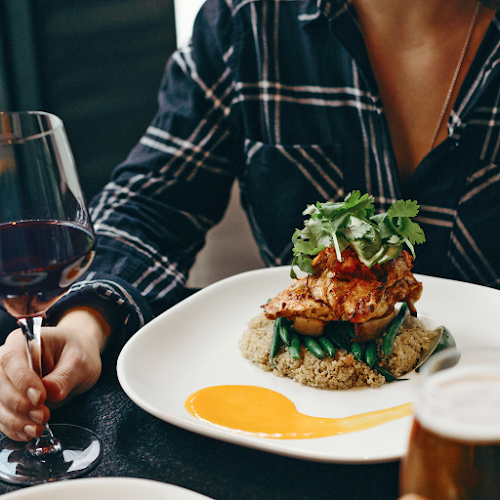 Opinii despre Moxies Victoria Restaurant în Victoria - Hospitality and gastronomy