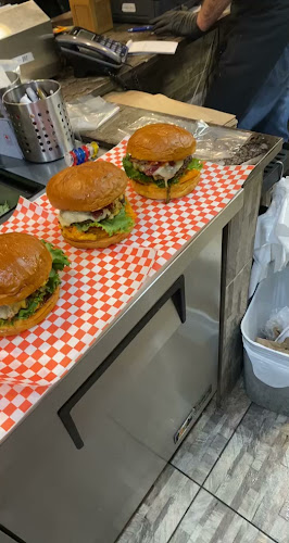 Taystee Grill - Windsor