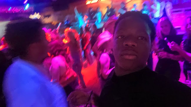 Comentarii opinii despre Outlaws Country Rock Bar