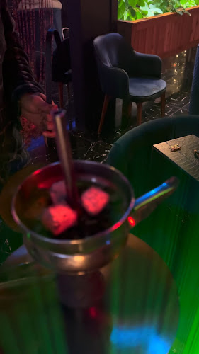 Opinii despre Midnight Cafe Hookah Lounge în Port Moody - Hospitality and gastronomy