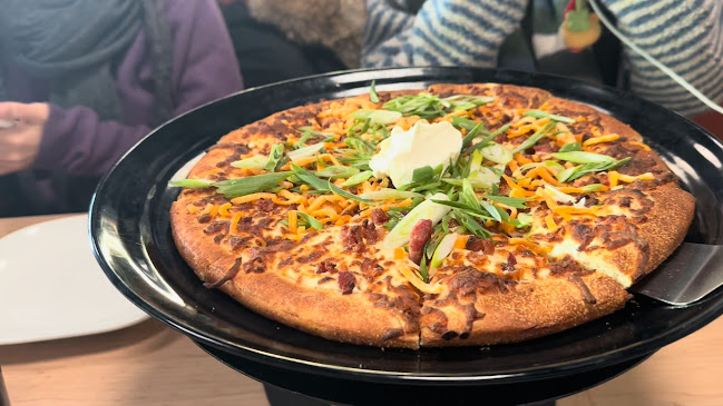 Opinii despre Boston Pizza în Yellowknife - Hospitality and gastronomy