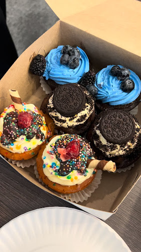 1205 Queen St W #3, Toronto, ON M6K 0B9