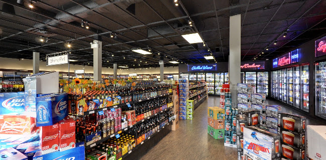 Opinii despre Salmon Arm Liquor Store în Salmon Arm - Hospitality and gastronomy