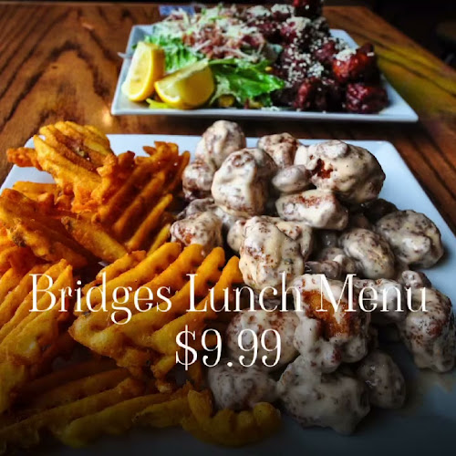 Opinii despre Bridges Ale House & Eatery, Bridges Liquor Store în Saskatoon - Hospitality and gastronomy