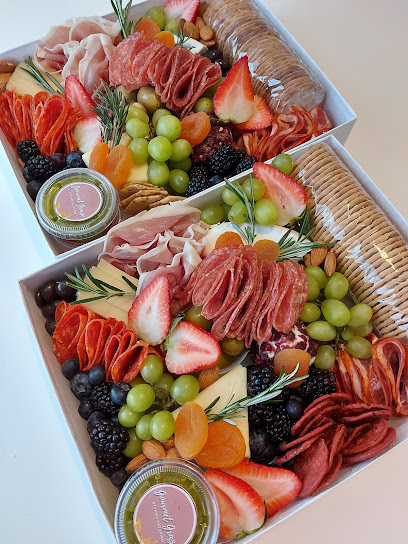 Gourmet Graze Ottawa (Charcuterie Boxes)