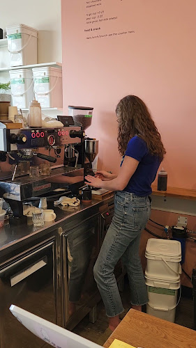 112 W Broadway, Vancouver, BC V5Y 1P1