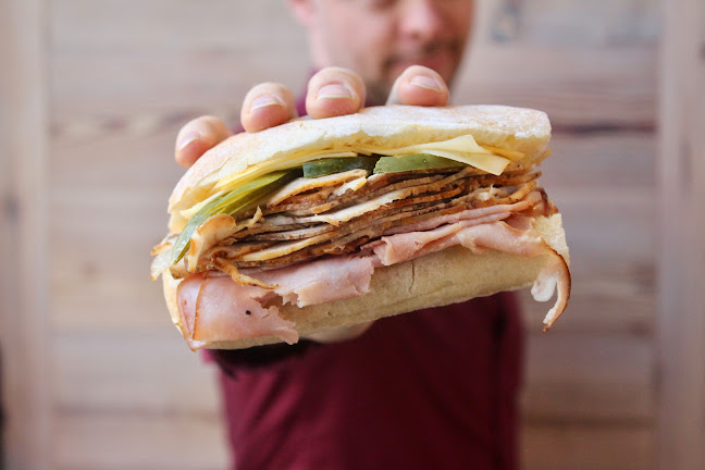 Opinii despre Eighth Avenue Trattoria în Calgary - Hospitality and gastronomy