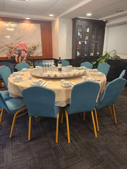 U & Me (Centre St. SW)