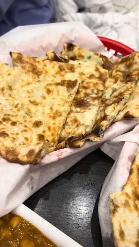 Opinii despre Kesar Sweets & Restaurant în Brampton - Hospitality and gastronomy