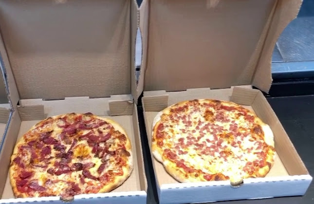 Opinii despre Corleone’s Pizzeria în Penticton - Hospitality and gastronomy