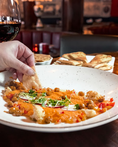 339 Elgin St, Ottawa, ON K2P 1M5