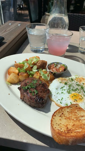 Opinii despre Browns Socialhouse Lower Lonsdale în North Vancouver - Hospitality and gastronomy