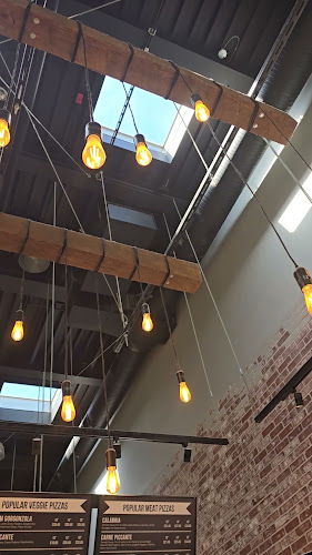 La Ruota Pizzeria CAMBIE - Vancouver