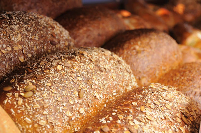 Opinii despre Cakebread Artisan Bakery & Hot Chocolates în Courtenay - Hospitality and gastronomy