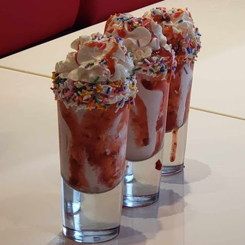 Opinii despre Hollywood Cone în Whitby - Hospitality and gastronomy