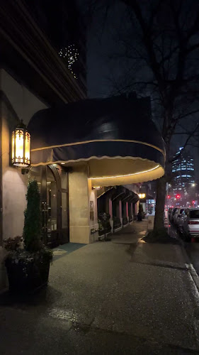 Opinii despre Bacchus Restaurant & Lounge în Vancouver - Hospitality and gastronomy