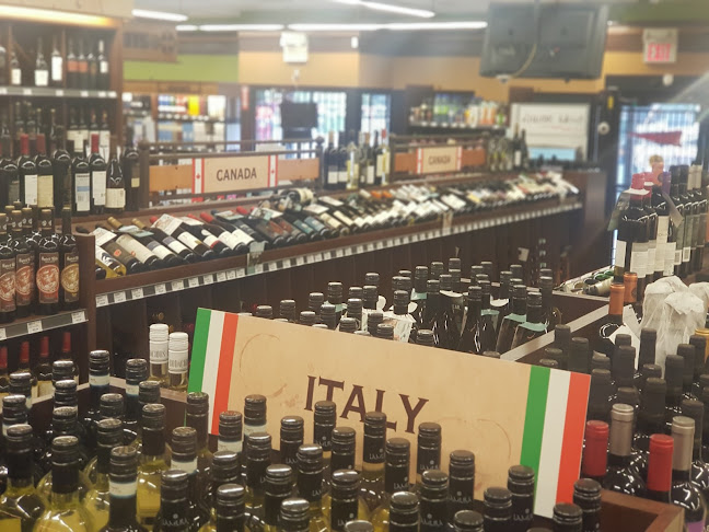 Day Night Liquor - Hospitality and gastronomy