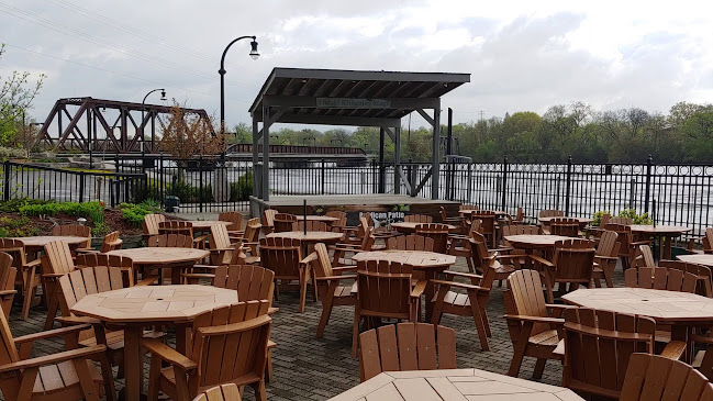 The Riverside Grill & Gazebo - Hospitality and gastronomy